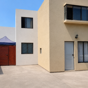 AHCRT-4281-C50 Condominio reina del tamarugal Casa en venta con 3 habitaciones y 2 baños.