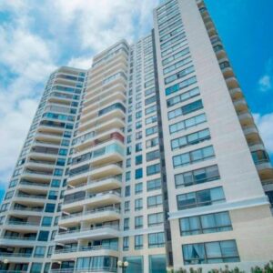 Departamento de 3 dormitorios y 3 baños con vista al mar